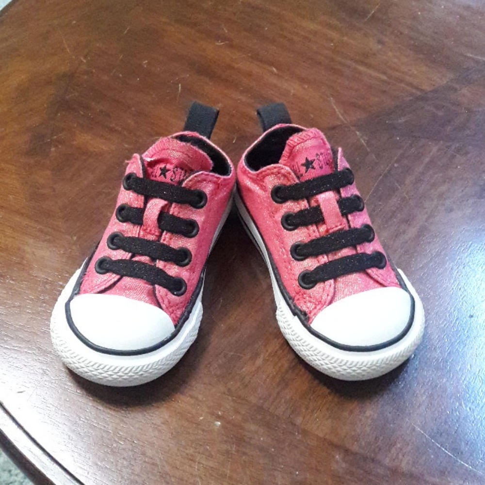 Converse infant low top red sparkle SZ 4